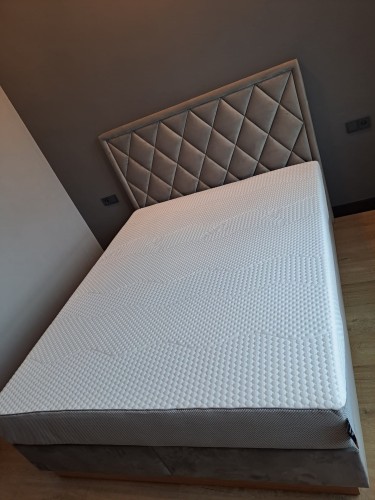 Wezgłowie 402 do łóżka kontynentalnego New Elegance