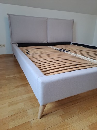 Łóżko tapicerowane Pillows