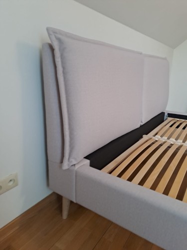 Łóżko tapicerowane Pillows