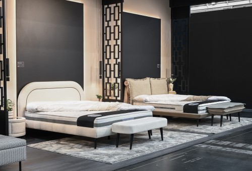 Łóżko tapicerowane Nello z pojemnikiem lub bez