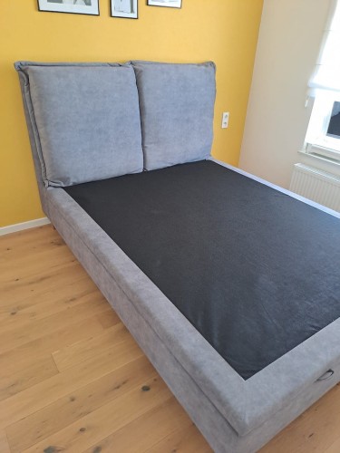 Łóżko tapicerowane Pillows