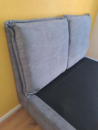 Łóżko tapicerowane Pillows