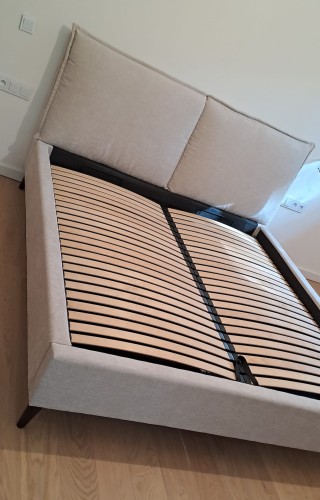 Łóżko tapicerowane Pillows