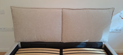 Łóżko tapicerowane Pillows