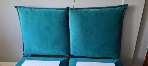 Łóżko tapicerowane Pillows