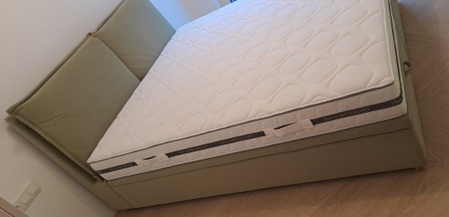 Łóżko tapicerowane Pillows