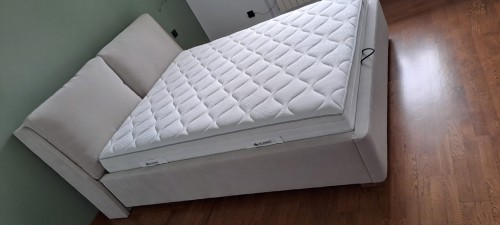 Łóżko tapicerowane Monaco z pojemnikiem lub bez