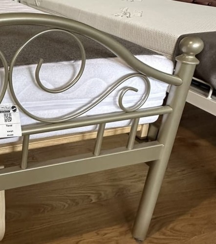 Łóżko metalowe Antic ze stelażem