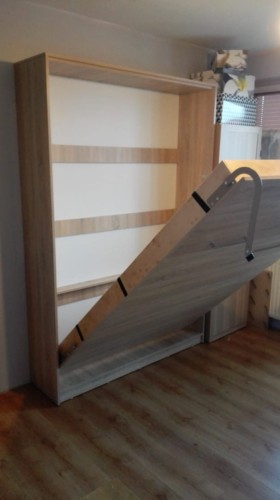 Półkotapczan pionowy New Elegance BASIC 90x200 | 120x200 | 140x200 w białym połysku na frontach z szafami do wyboru