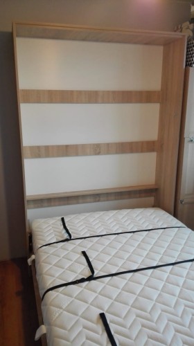 Półkotapczan pionowy New Elegance BASIC 90x200 | 120x200 | 140x200 w białym połysku na frontach z szafami do wyboru