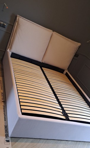 Łóżko tapicerowane Pillows