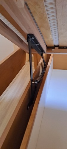 Łóżko sosnowe z pojemnikiem z  Lolek 2