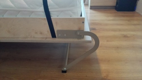 Półkotapczan pionowy Basic 140x200 Dąb Lancelot/czarny dwuosobowy z szafami do wyboru