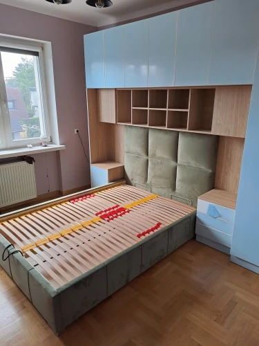 Baza łóżka ze stolikami nocnymi  z systemu zabudowy Sleep Varia fronty biały mat