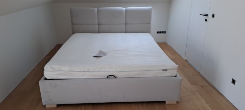 Łóżko Silvano Bed Design z pojemnikiem i funkcją ścielenia, tkanina Dream Velvet 202.19.jpg