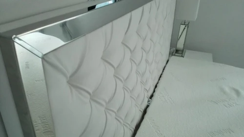 Łóżko kontynentalne 700 z ramką drewnianą - New Elegance