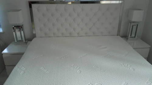 Łóżko kontynentalne 700 z ramką drewnianą - New Elegance