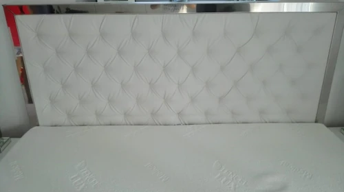 Łóżko kontynentalne 700 z ramką drewnianą - New Elegance