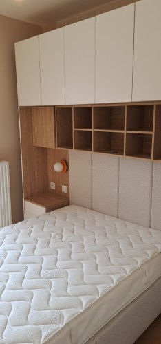 Podwieszany panel tapicerowany do korpusu wolnostojącego New Elegance SLEEP VARIA