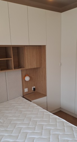 Podwieszany panel tapicerowany do korpusu wolnostojącego New Elegance SLEEP VARIA