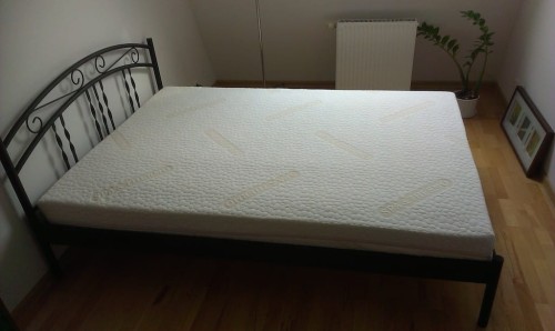 Łóżko metalowe Aneta ze stelażem